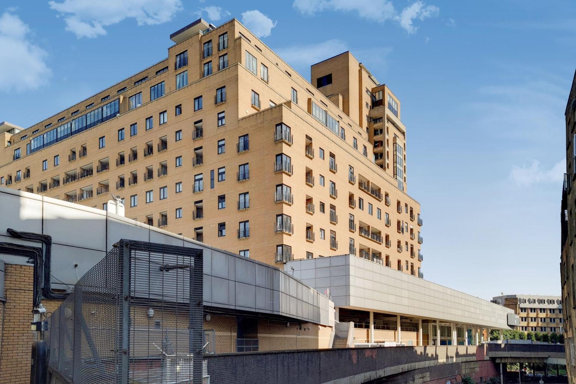 South Kensington - Point West Residences 런던 외부 사진