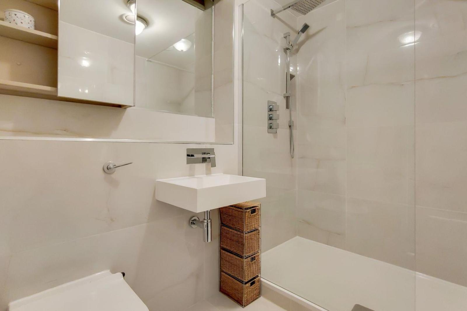 South Kensington - Point West Residences 런던 외부 사진